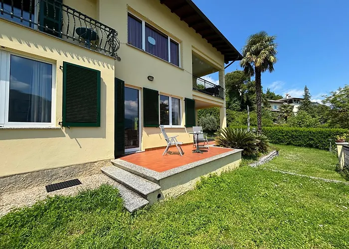 Casa Orny Mezzegra Lägenhet