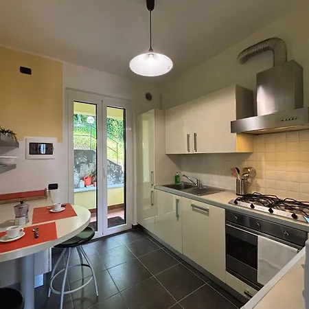 Casa Orny Mezzegra Apartmán *